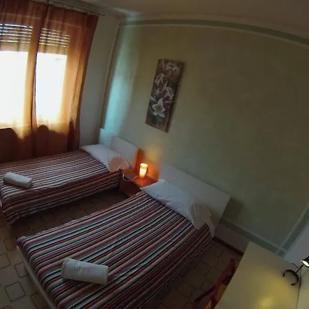 Harmony House Prestige 3* Піза